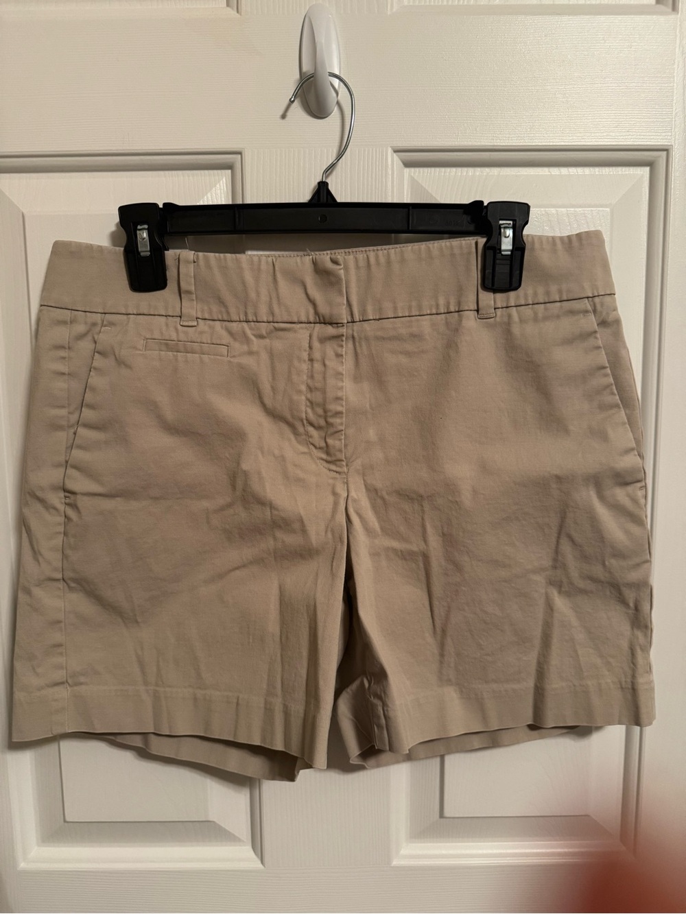 Ann Taylor Women Classic Women's Khaki Shorts Size 10